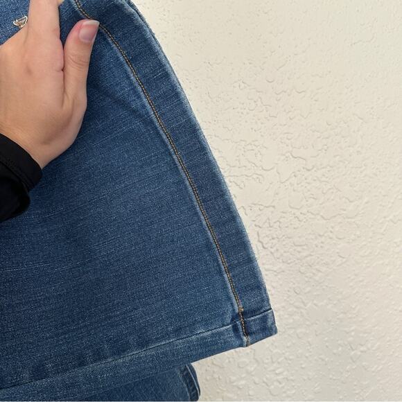 Spanx SPANXshape EveryWear Flare Jeans In Vintage Indigo 1X - Picture 6 of 7